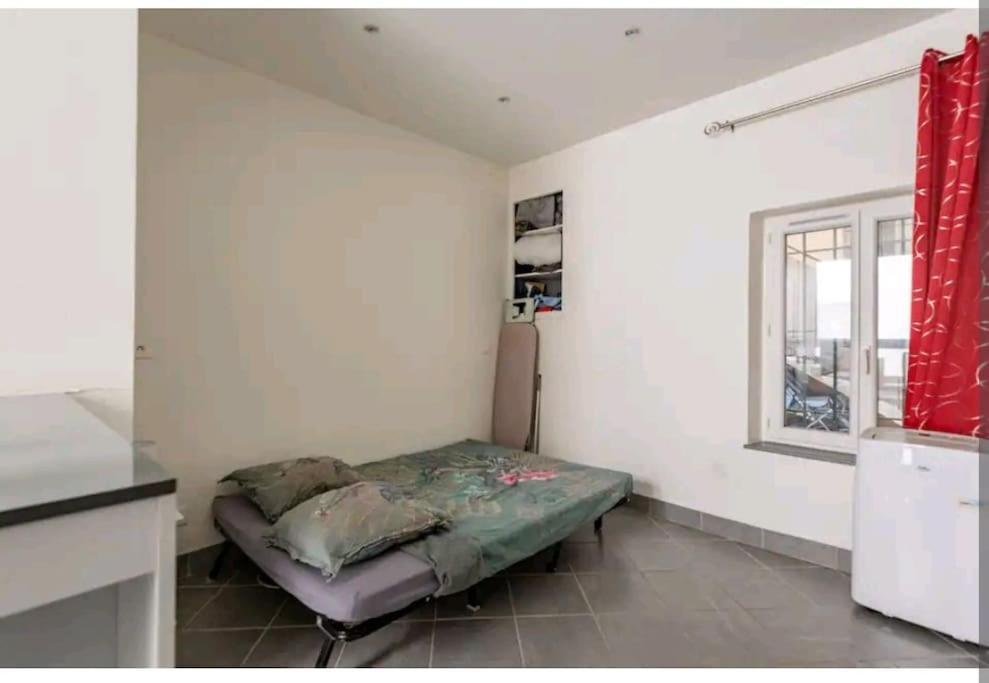Charmant Studio Au Coeur De Montélimar المظهر الخارجي الصورة